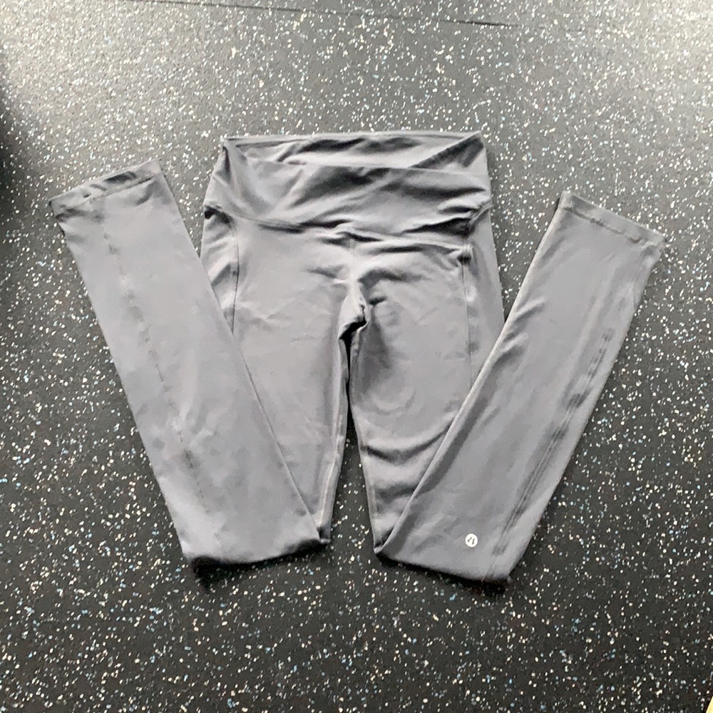 Lululemon leggings in excellent condition 🍋